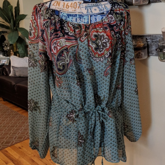 Rainbow Tops - GUC FLATTERING SHEER BLOUSE WITH TIED WASTE.